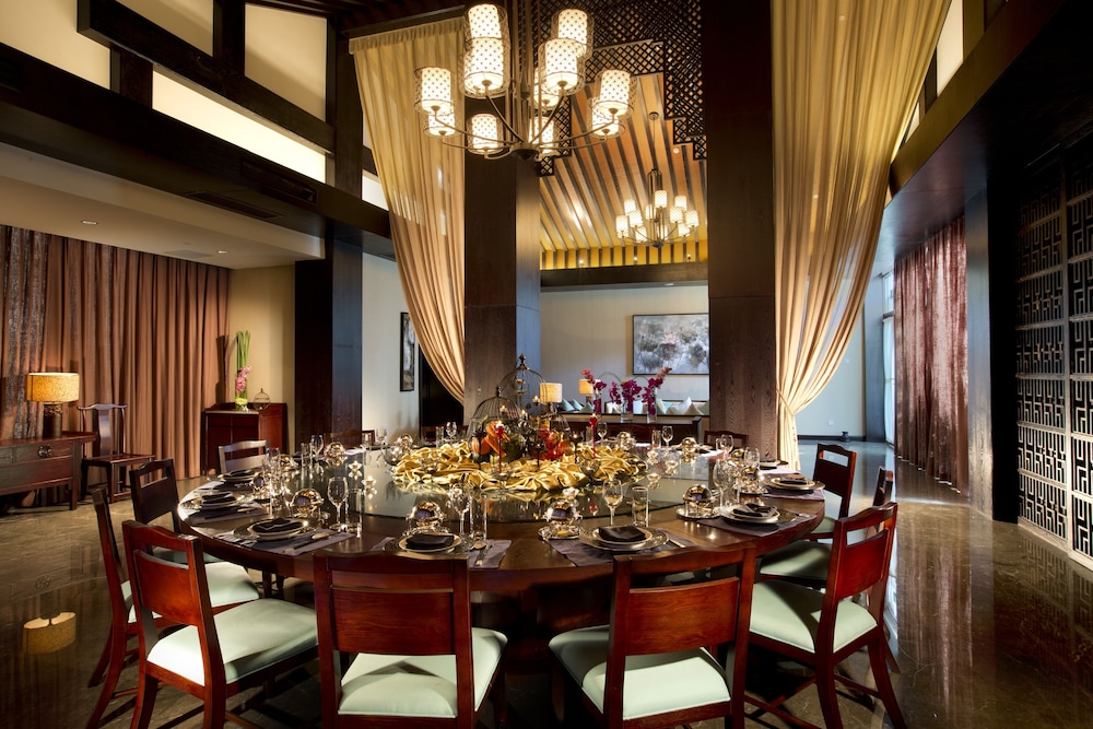 Banyan Tree Tengchong 69/81