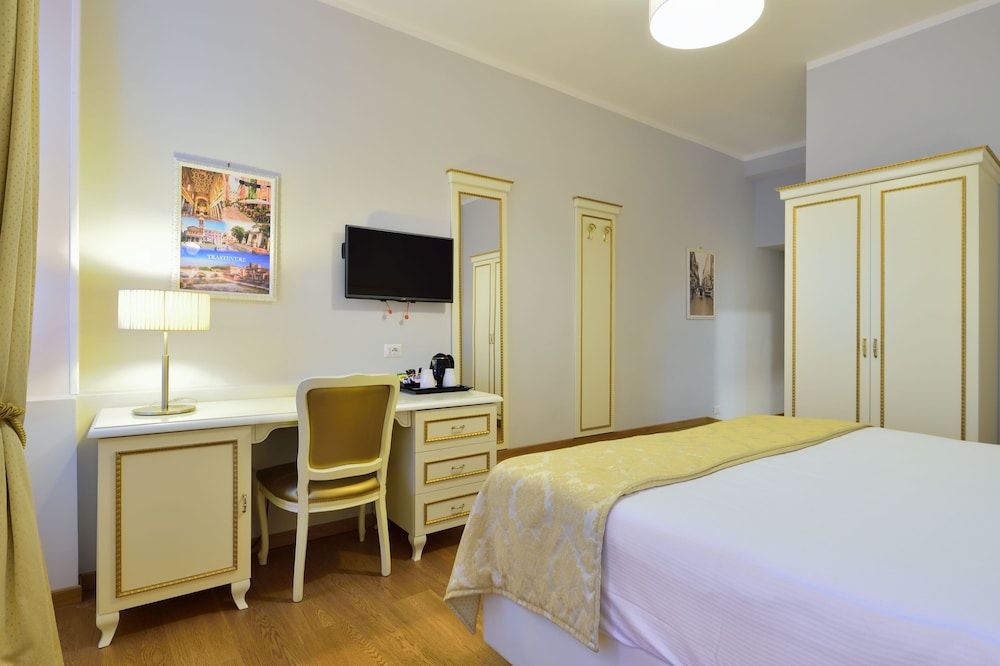Gravina Suite Frattina 14/53