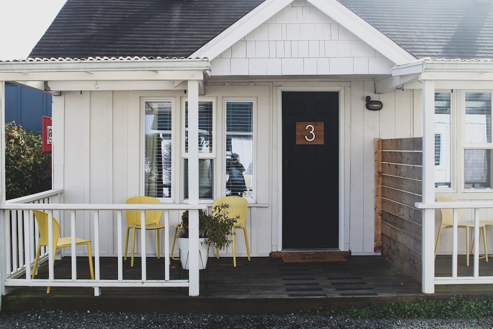 Boardwalk Cottages Long Beach 3/60