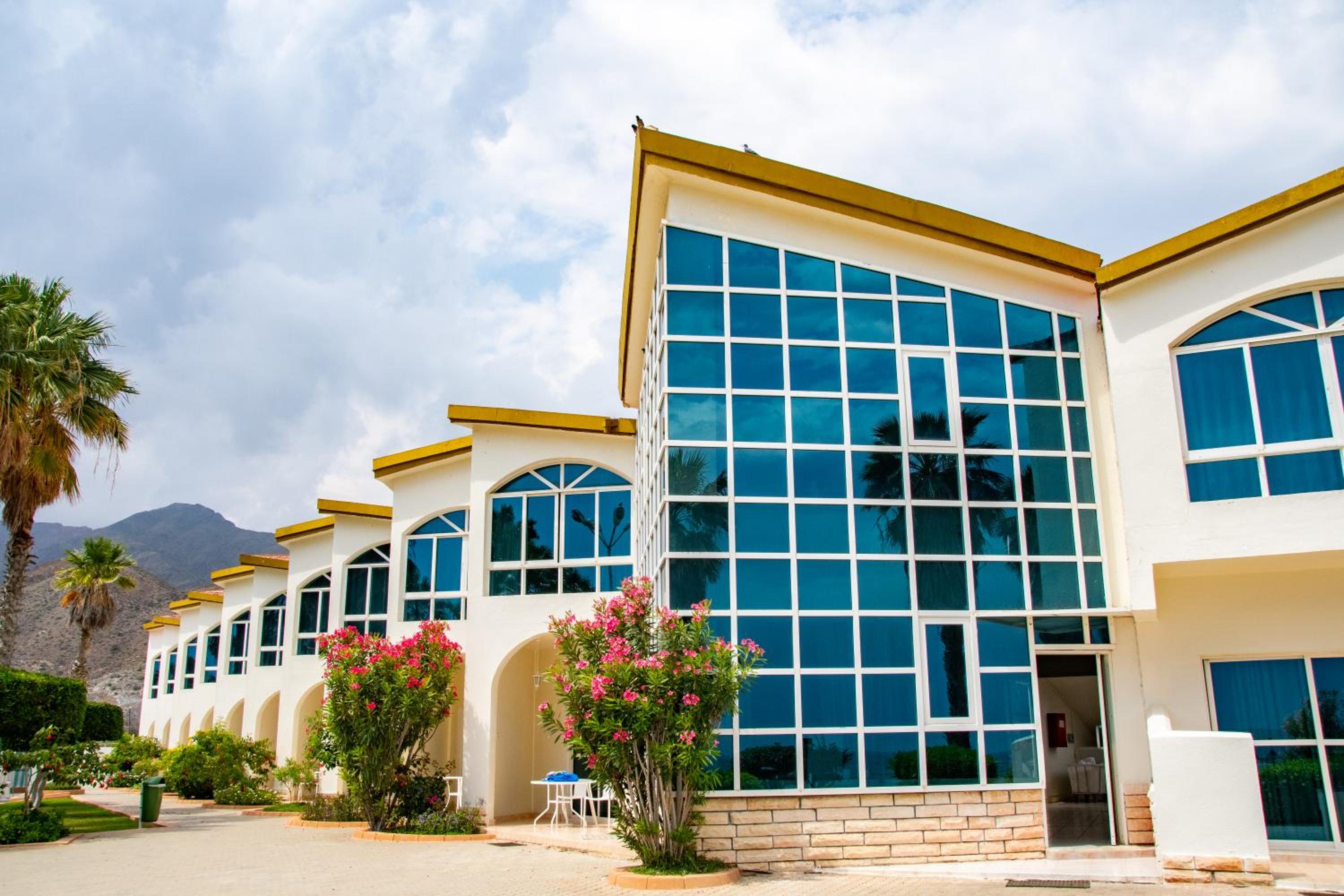 Sandy Beach Hotel Resort 3/55