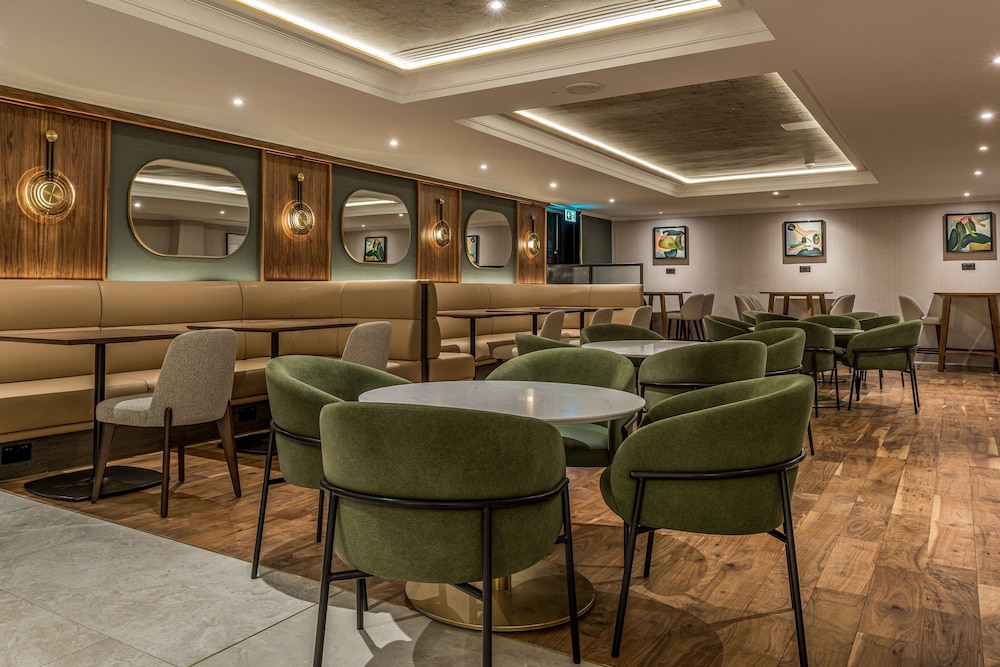 Hilton London Watford 44/54