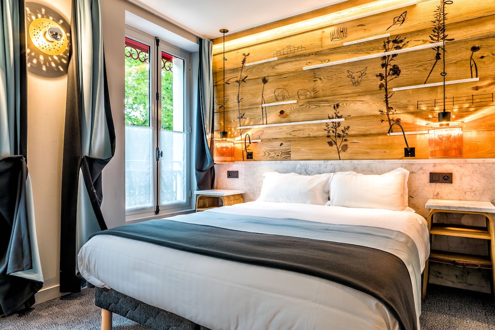 SUPERIOR, DOUBLE BED