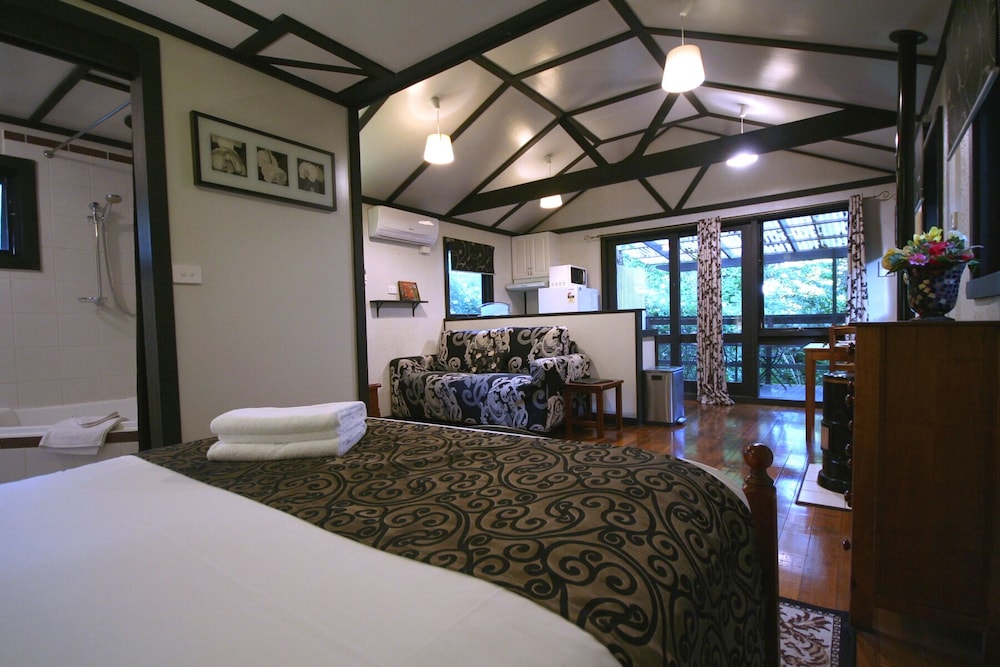 COTTAGE