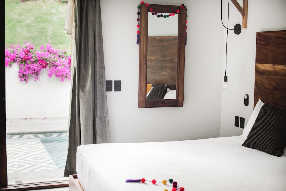 Premium, Studio, Suite, King Bed, Near the Pool
