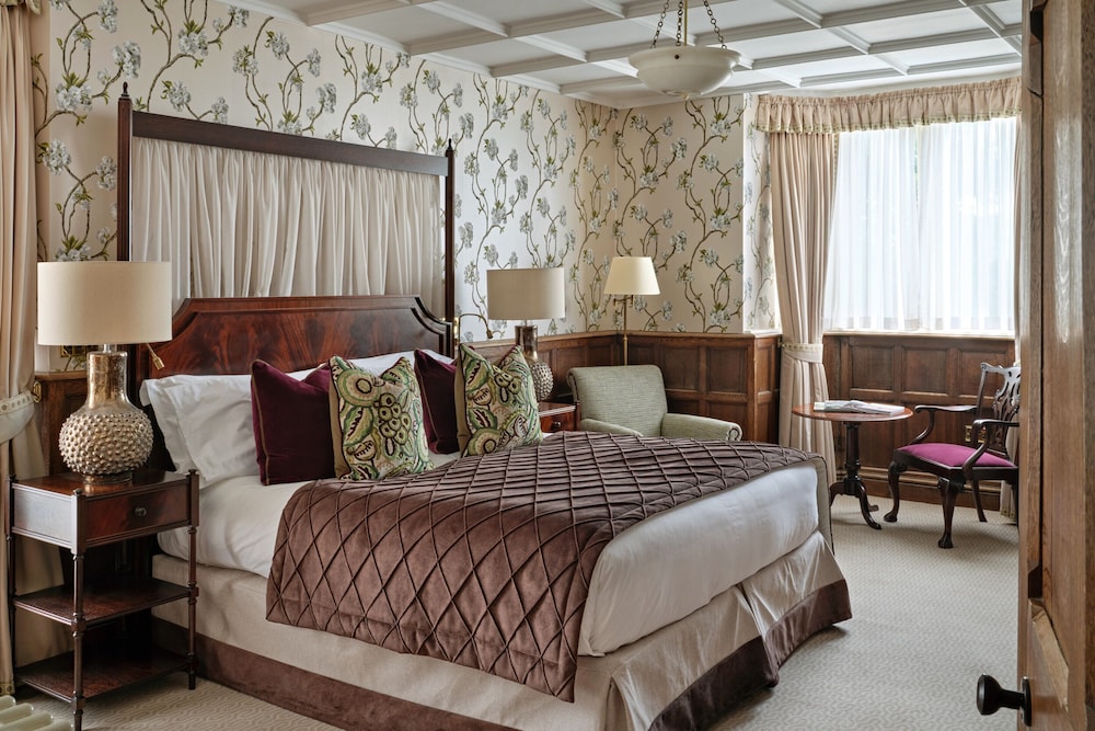 DELUXE, DOUBLE BED