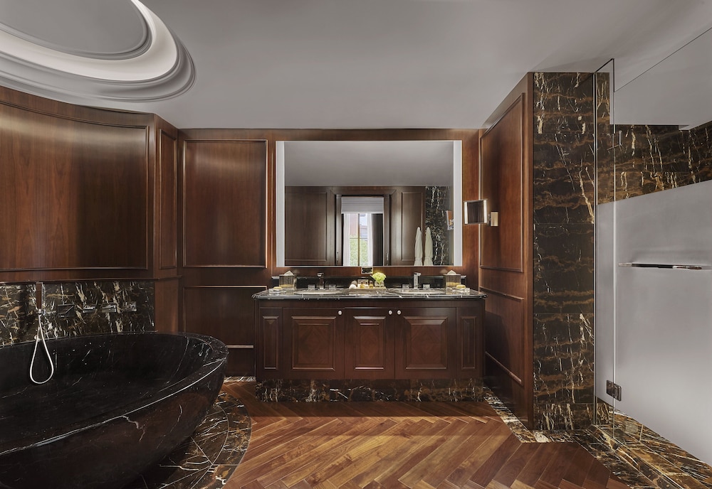 Rosewood Washington DC 6/82