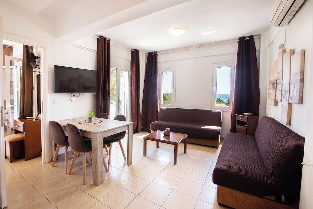 Romanos Beach Villas 23/49