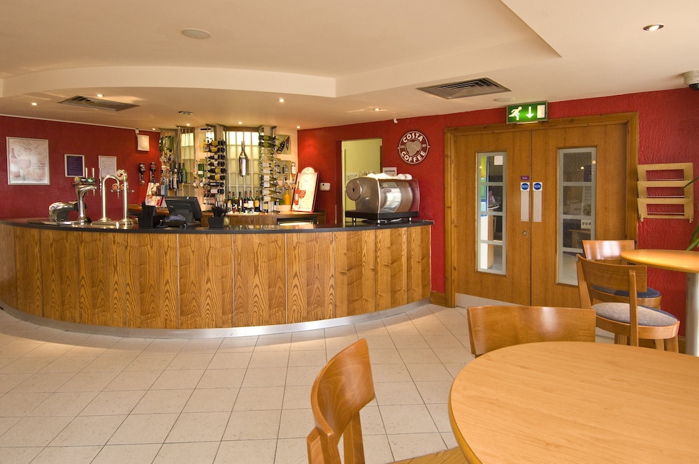 Premier Inn Bristol Cribbs Causeway 40/58