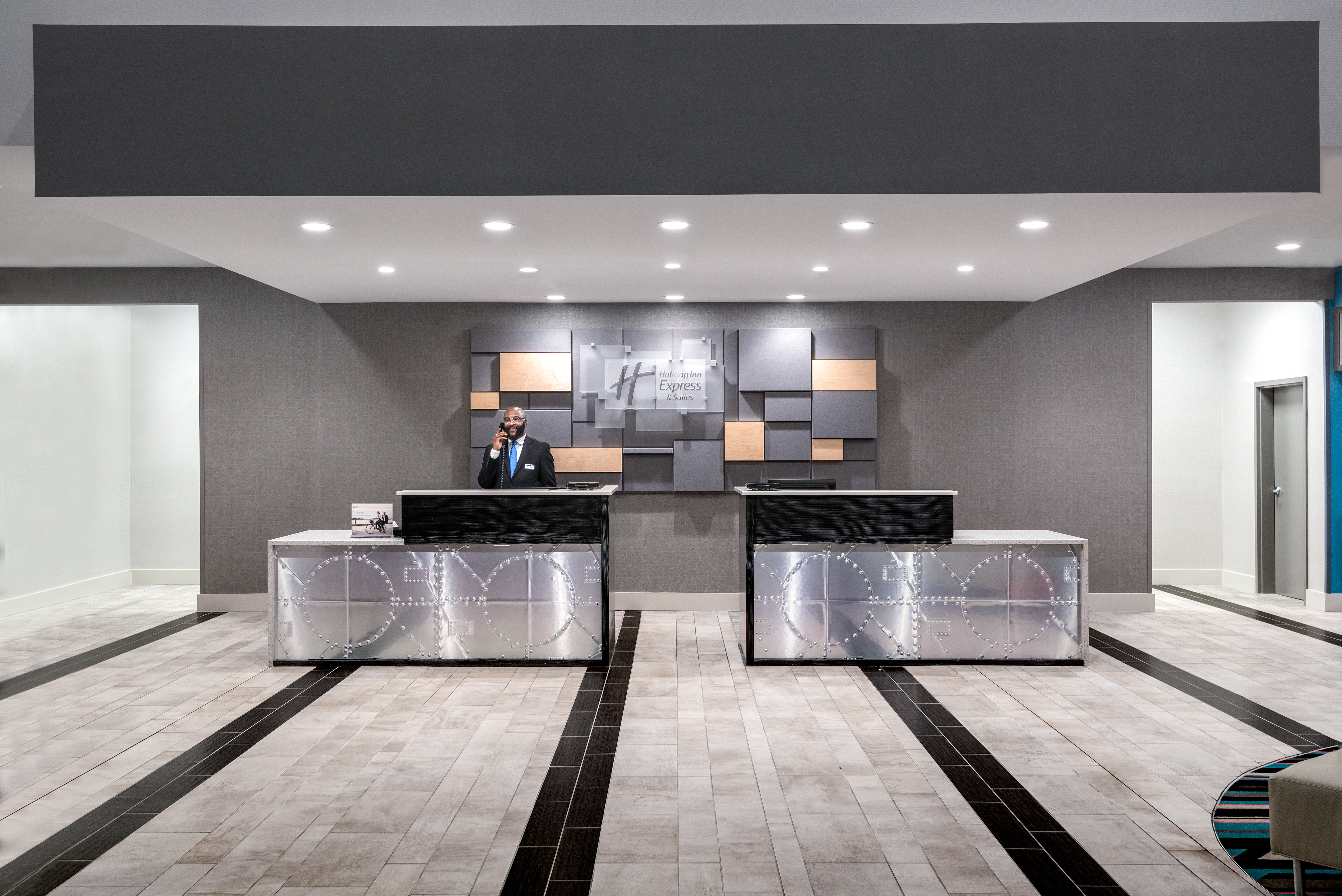 Holiday Inn Express And Suites Charlotte Airport 5/58