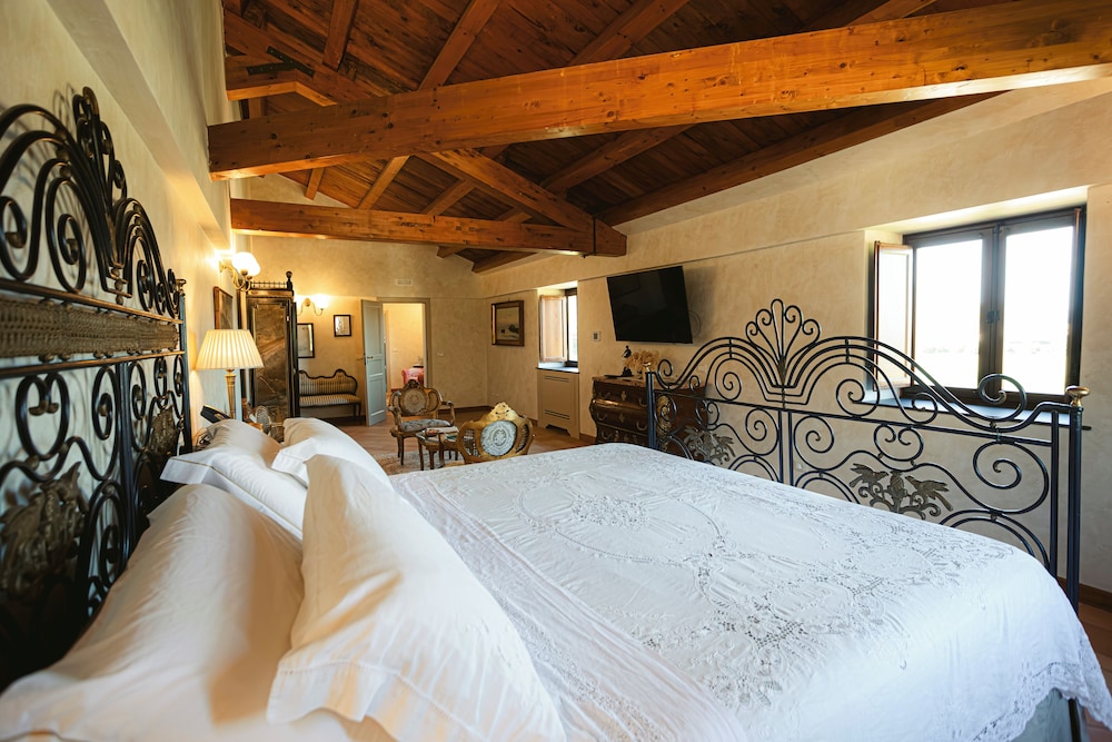 Villa Del Gattopardo Suites & Spa 17/50