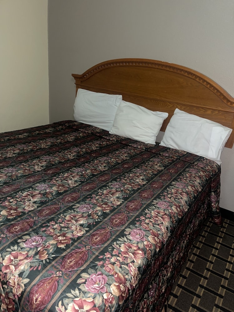 Inn At Mexia 14/64