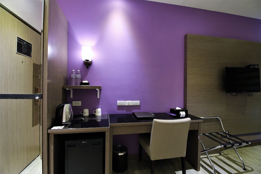 J Hotel 46/60