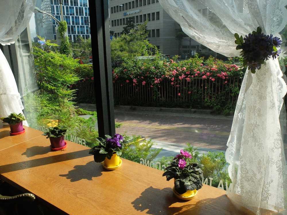 EHWA HOTEL MYEONGDONG 67/69