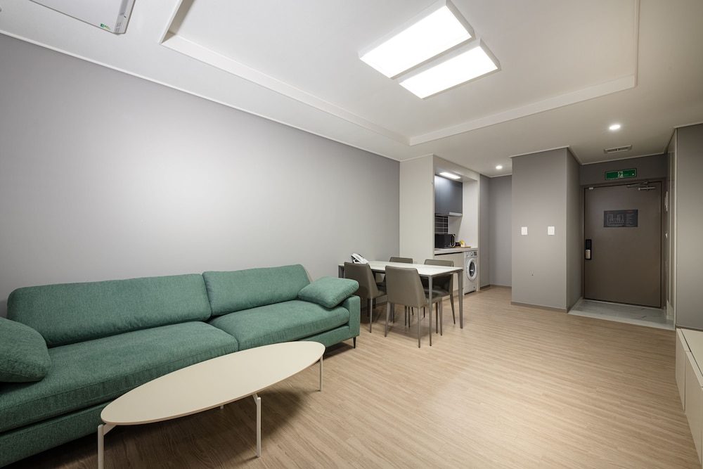 Sollago Myeongdong Hotel and Residence 32/50