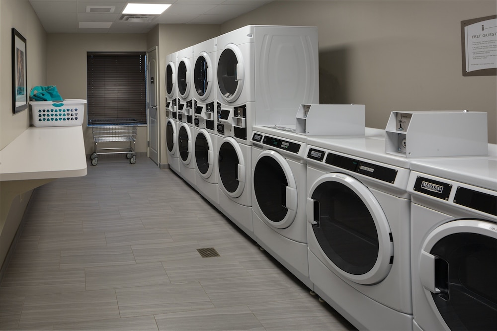 Staybridge Suites Phoenix Biltmore Area 21/56
