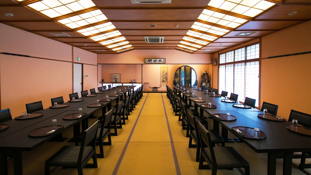 restaurant cafeteria