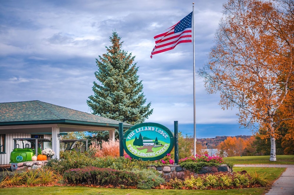 Leland Lodge 2/50