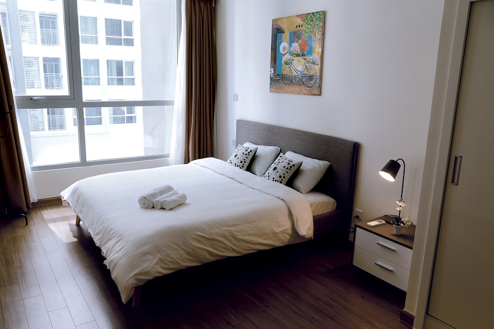 High-Floor River-View Apartment 17/50