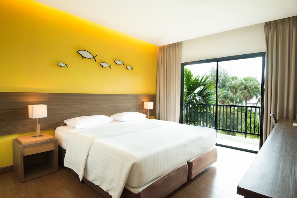 FISHERMANS VILLAGE RESORT 23/32