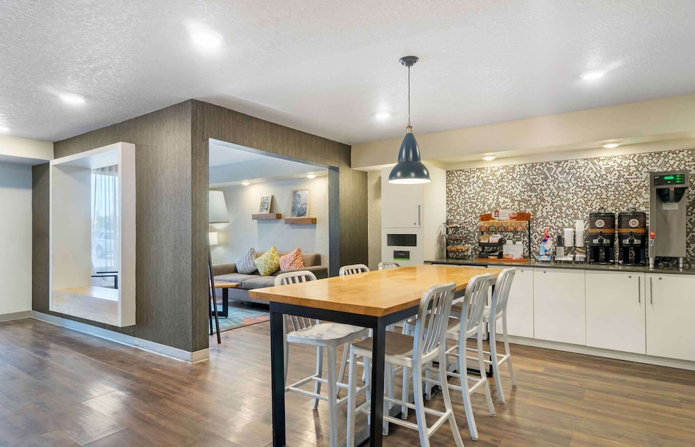 Extended Stay America Select Suites - Tampa - Northeast 15/24