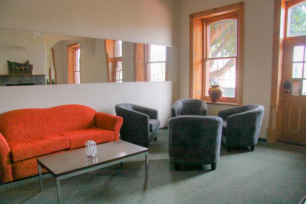 Pampas Motel 45/53