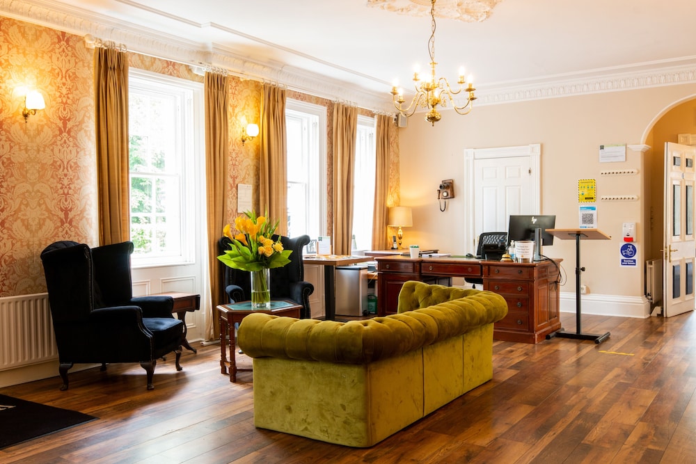 Woodlands Lodge Hotel 24/48