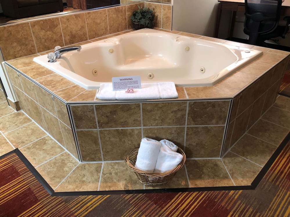 Best Western Lakewood Inn 18/37
