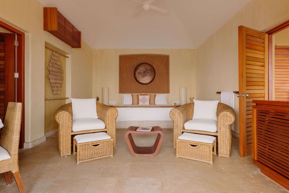 Cala De Mar Resort & Spa Ixtapa 7/69