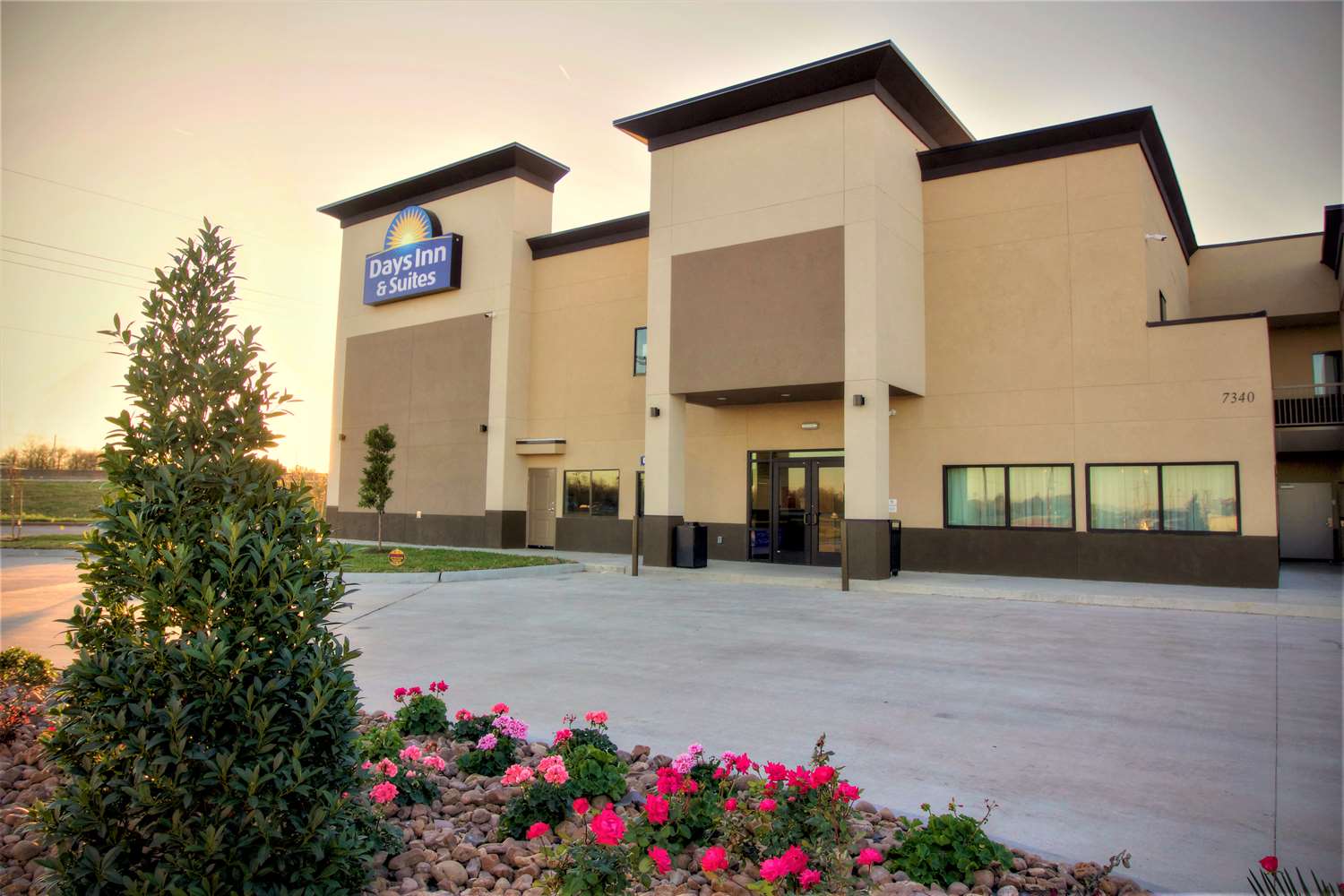 Days Inn & Suites by Wyndham Port Arthur 4/22