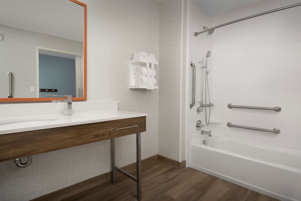 Hampton Inn Warroad 13/53
