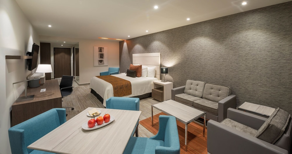 Real Inn Celaya 35/65