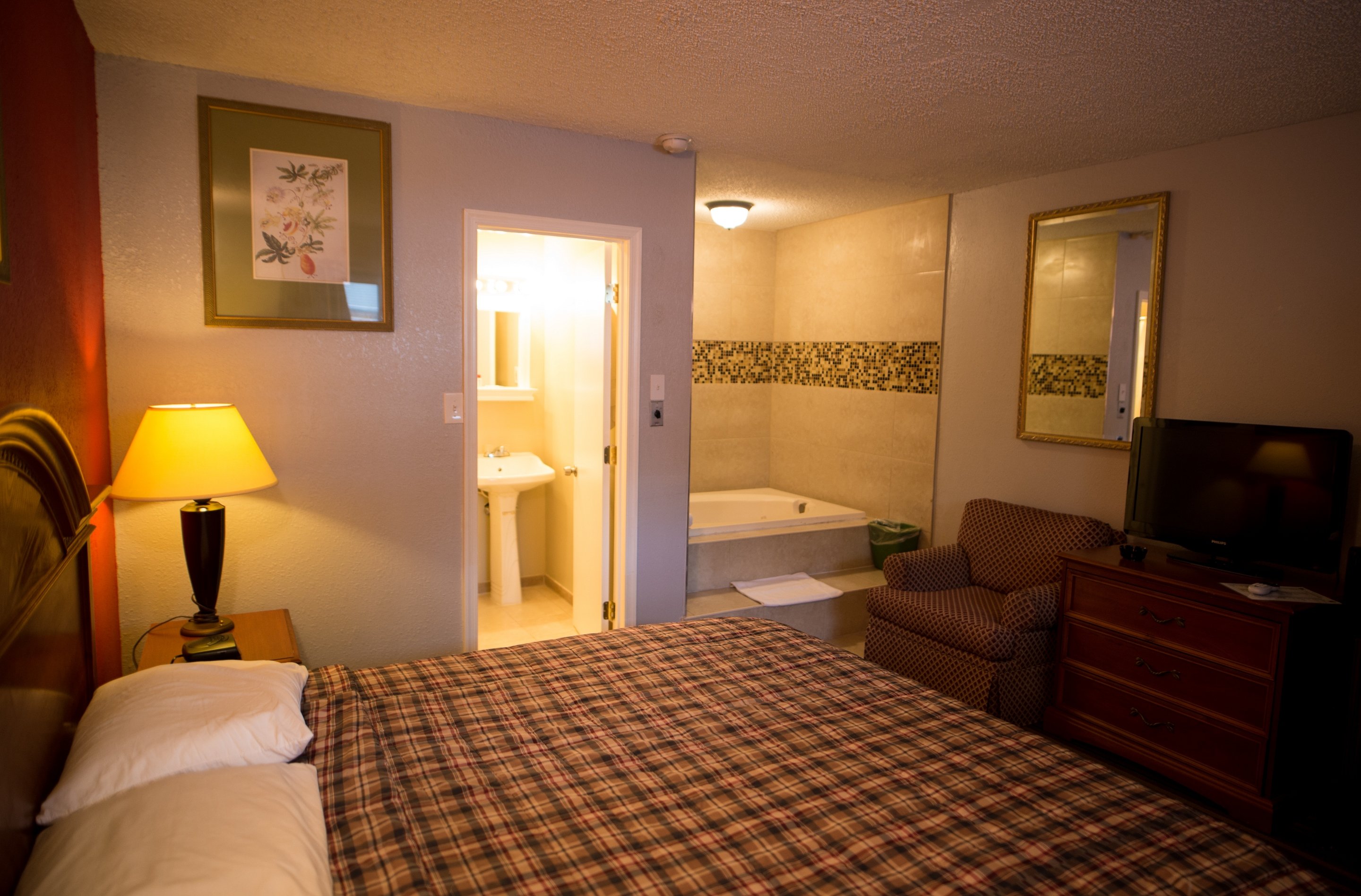 Scottish Inn & Suites Bensalem 7/9