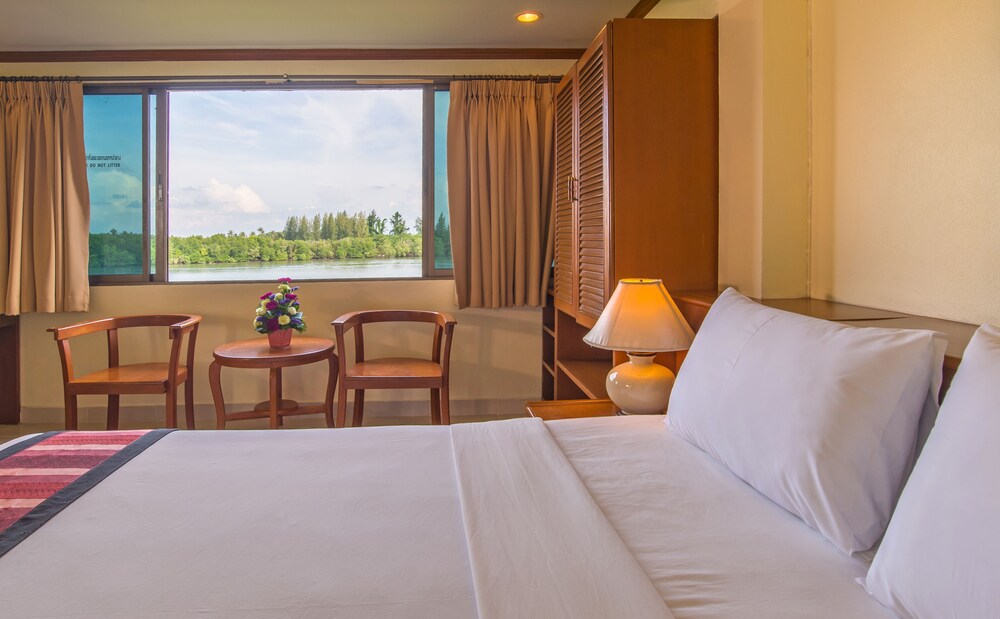 Krabi City Seaview Hotel 11/50