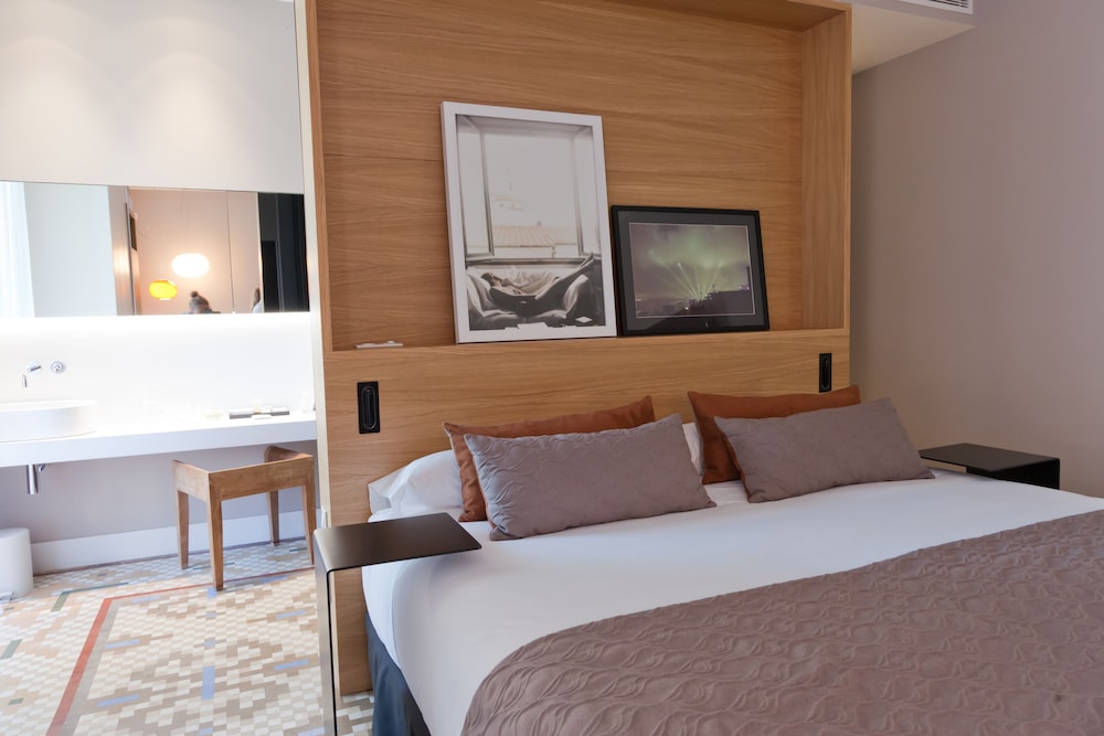 Alexandra Barcelona Hotel Curio Collection By Hilton 21/90