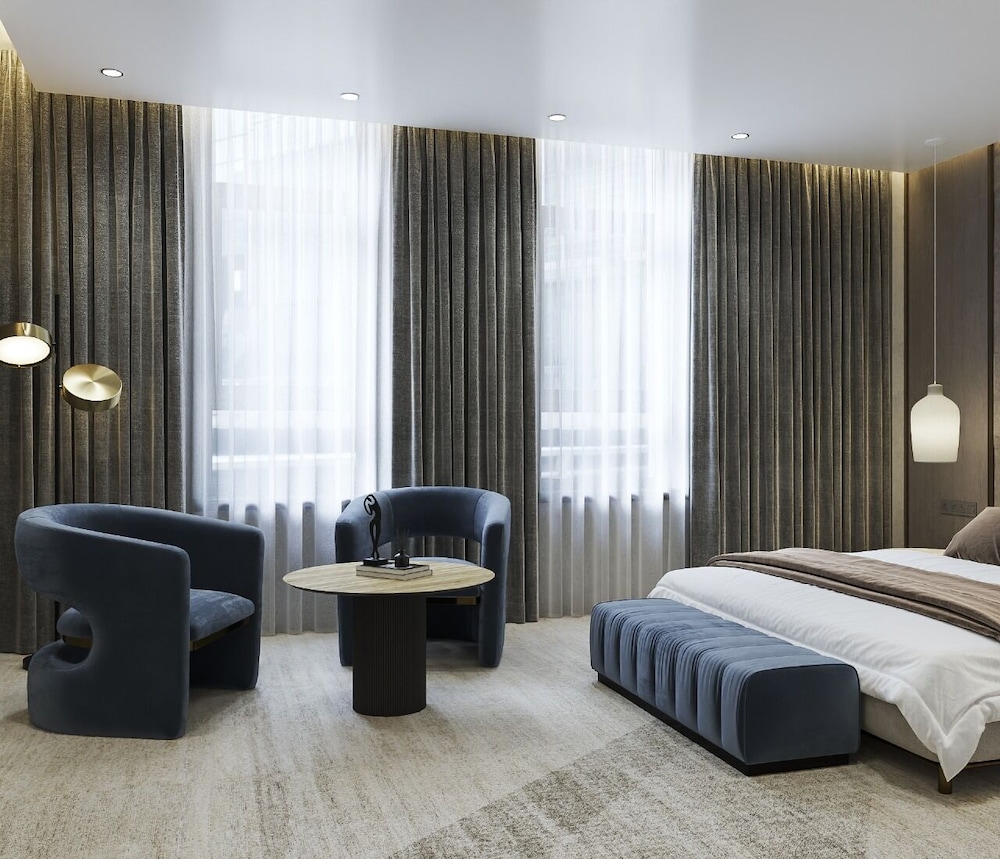 DELUXE, DOUBLE BED