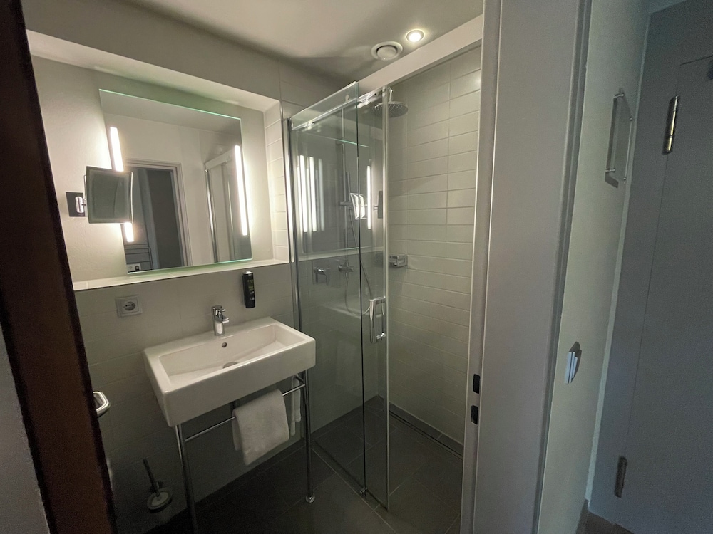 Schlosshotel Monrepos 60/62