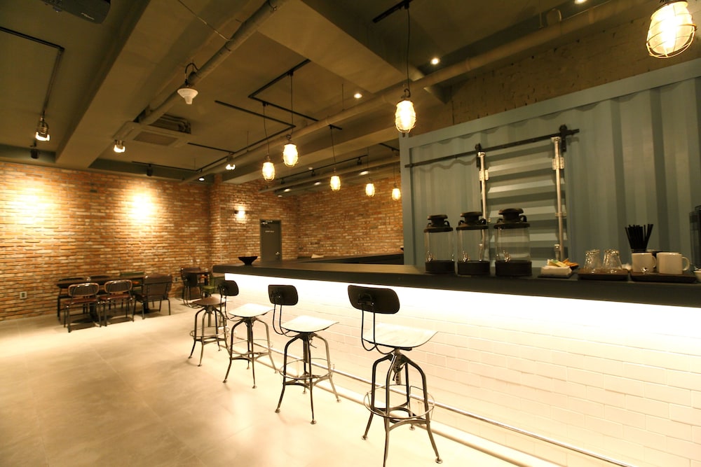 Bricks Hotel 29/38