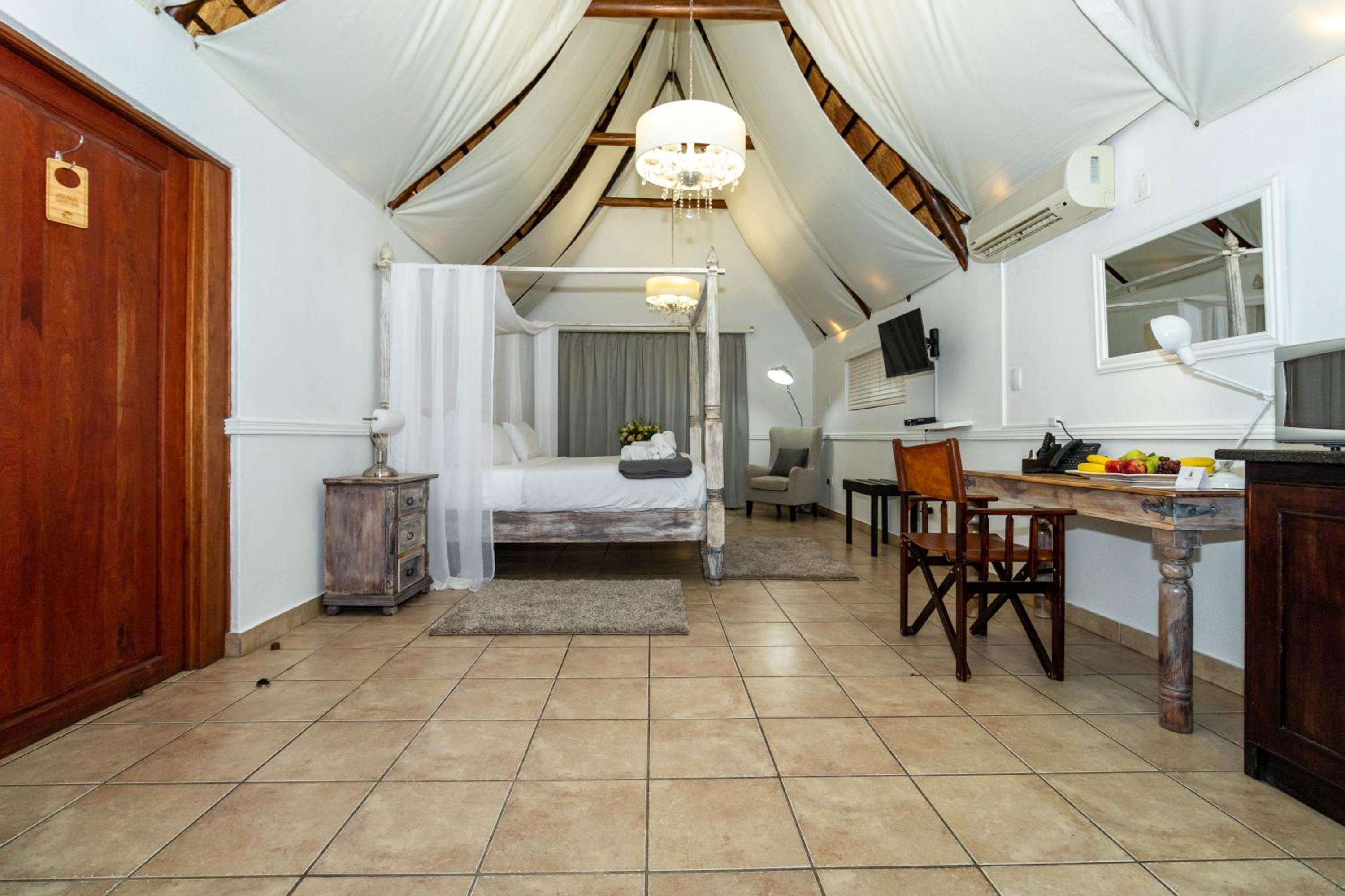 Bolivia Lodge 25/39
