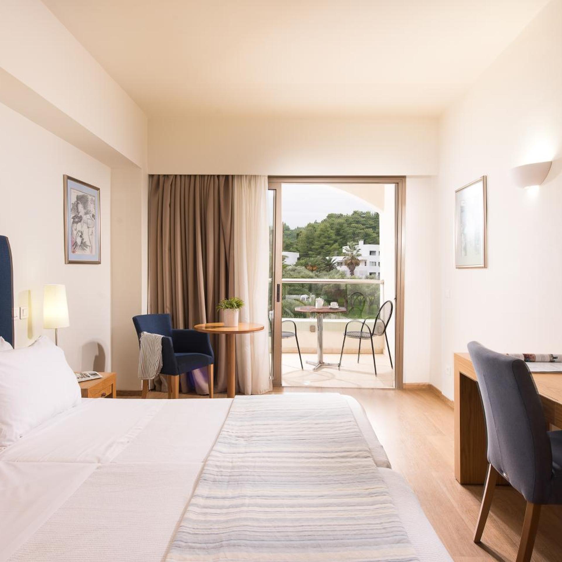 Room, Double or Twin Bed, Inland View