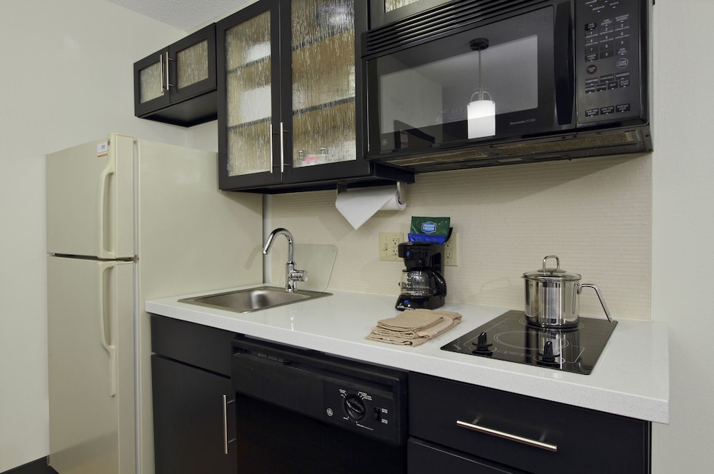 Candlewood Suites Rogers/Bentonville 41/49