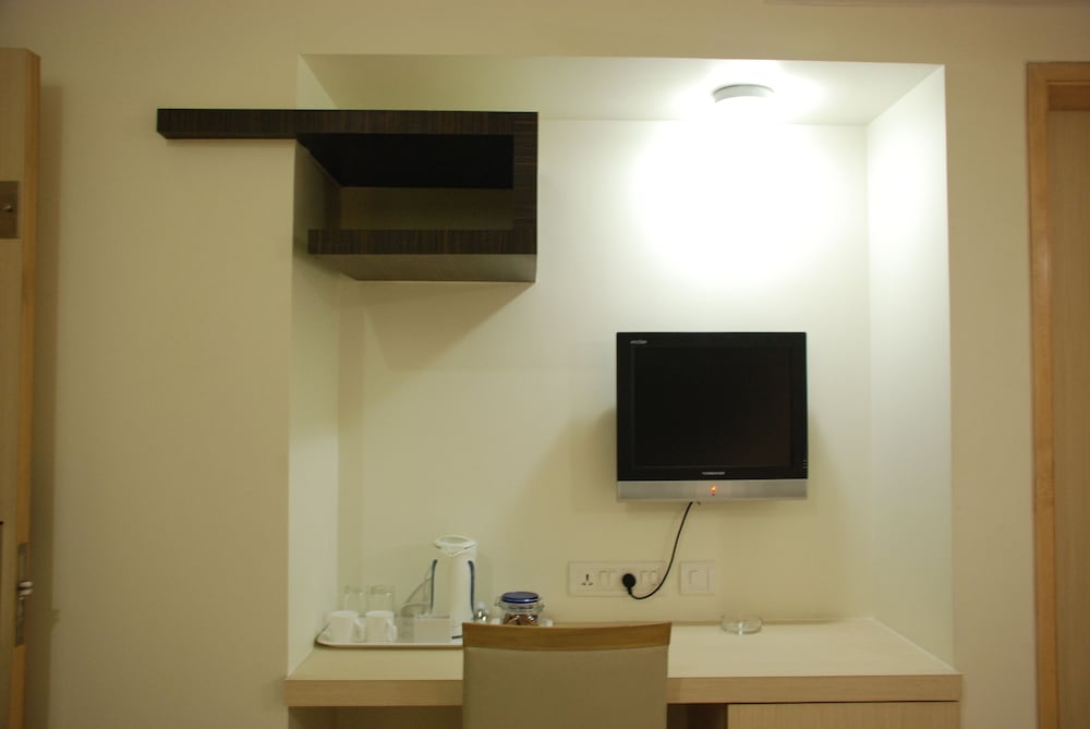 Oriental Residency Hotel 41/49