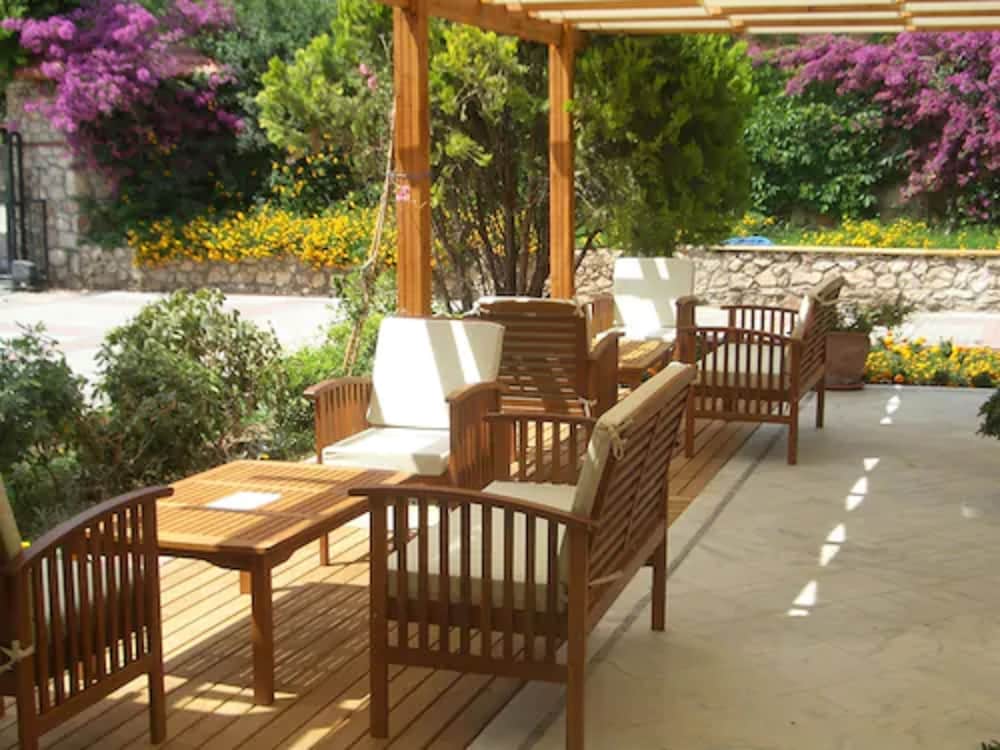 Perdikia Beach Hotel 33/44