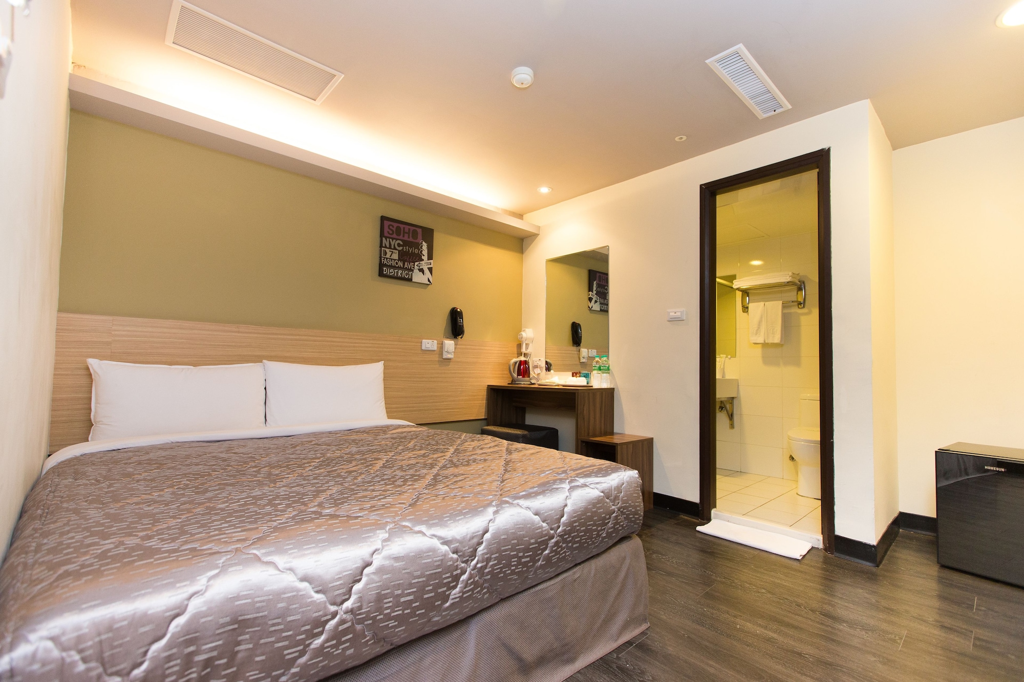 Room, Twin Beds, No Window