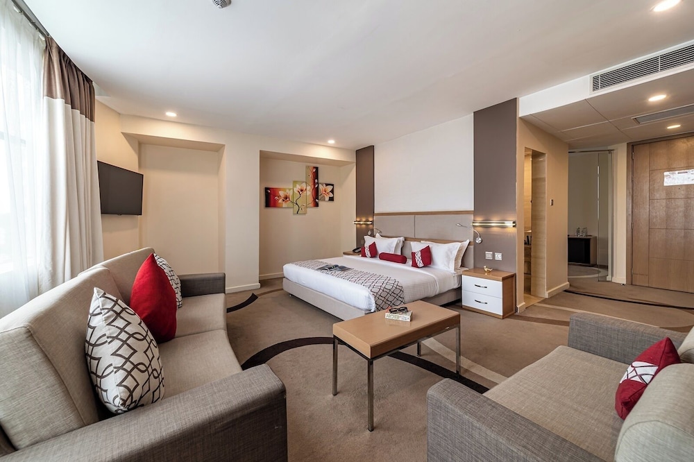 Executive, Suite, PrideInn Azure Hotel Nairobi Westlands 4/8