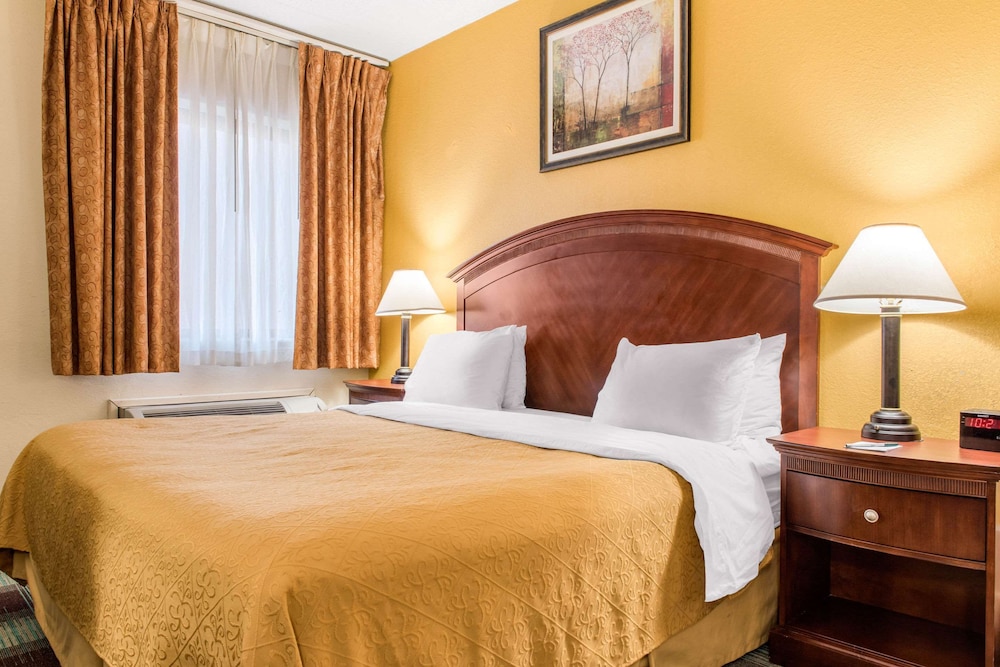 Quality Inn Suites Miamisburg 8/35