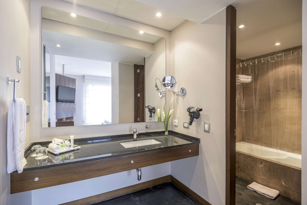 NH Collection Bogota Hacienda Royal 48/50