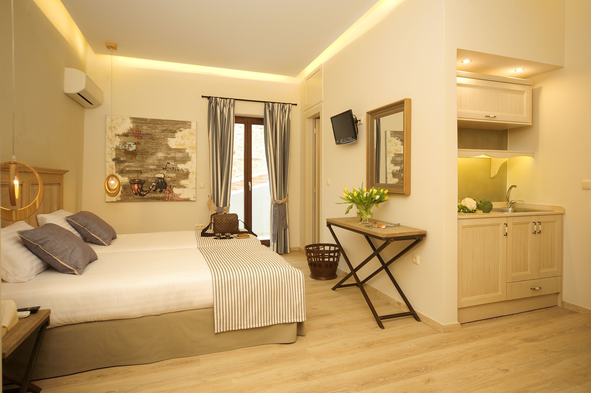 SUPERIOR, DOUBLE BED