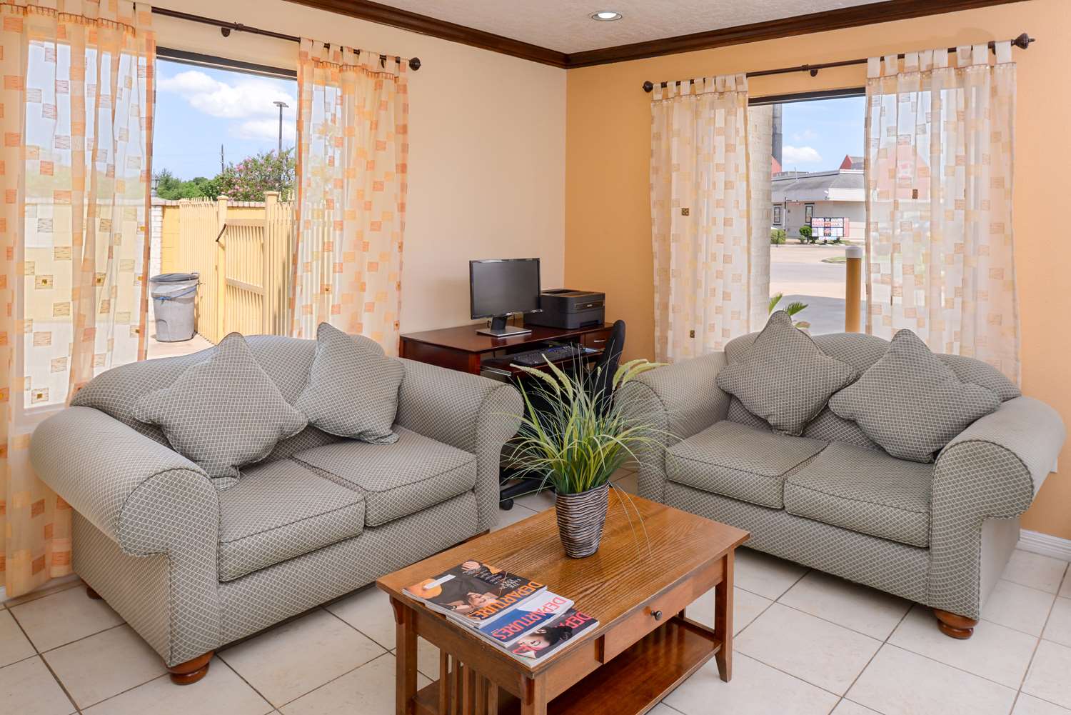 Americas Best Value Inn & Suites Waller Prairie View 25/38