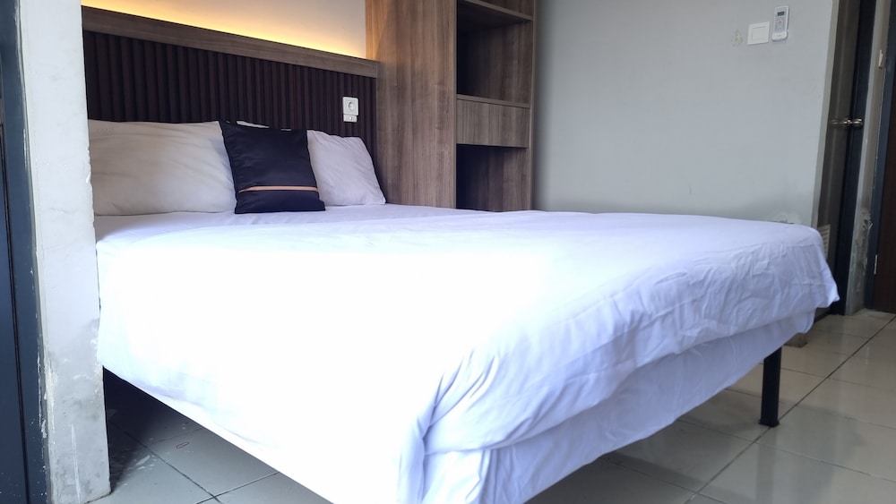 Hotel O cikarang at apartment Riverdale 27/48
