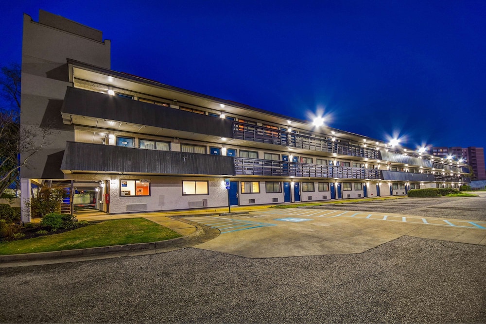 Motel6 Memphis, TN - Downtown 7/58